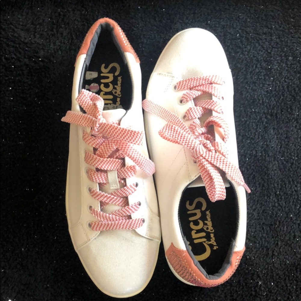 NWOT Circus by Sam Edelman Whimsical Sneaker
